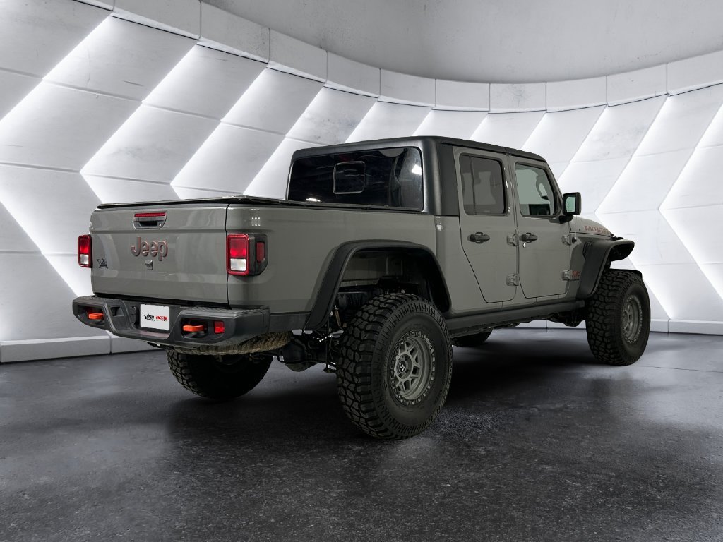 Used 2023 Gray Jeep Mojave image 4
