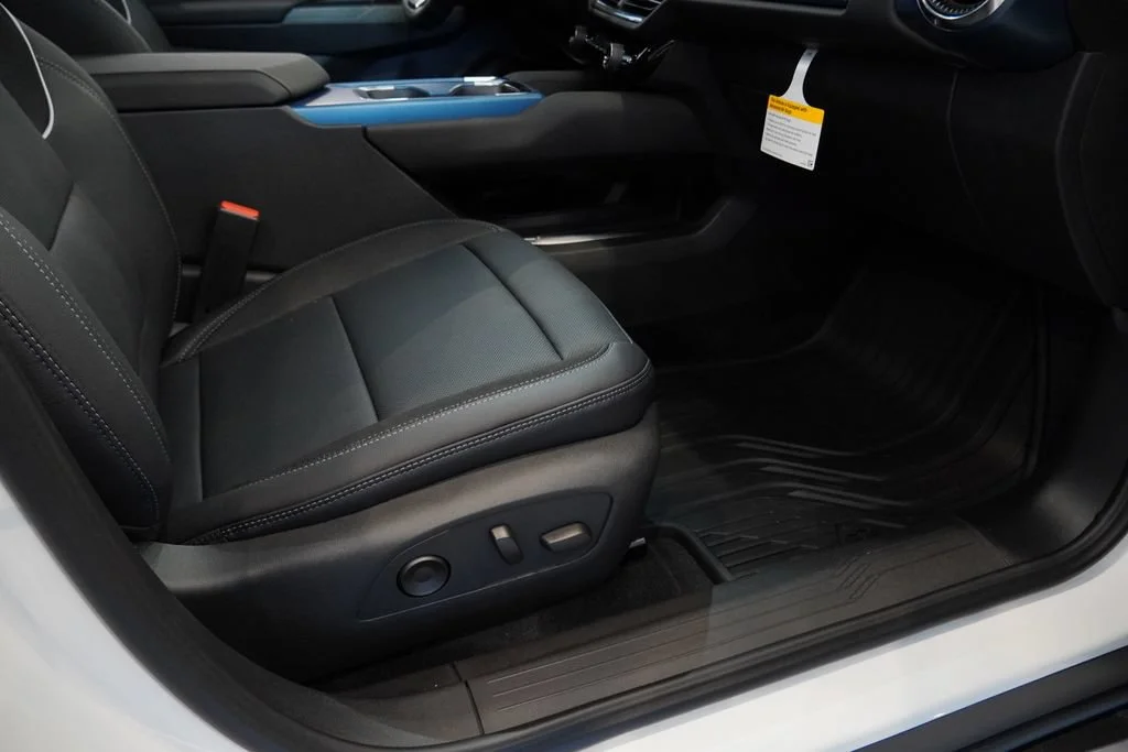 New 2026 Summit White Chevrolet LT image 30