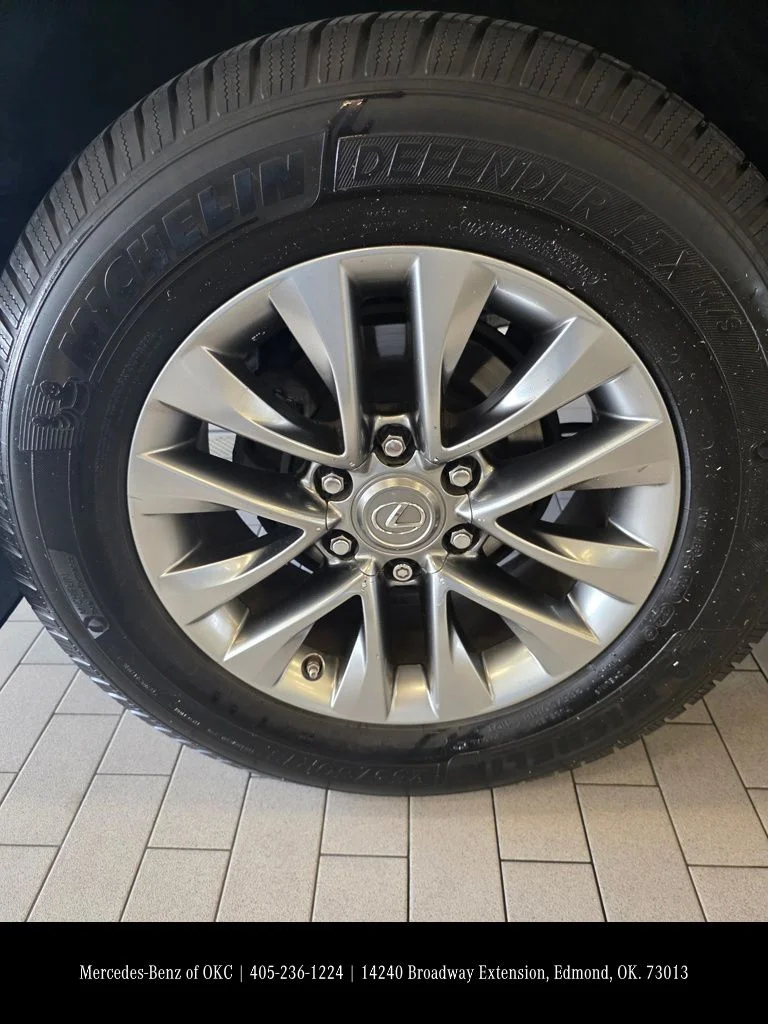 Used 2014 White Lexus 460 Luxury image 7