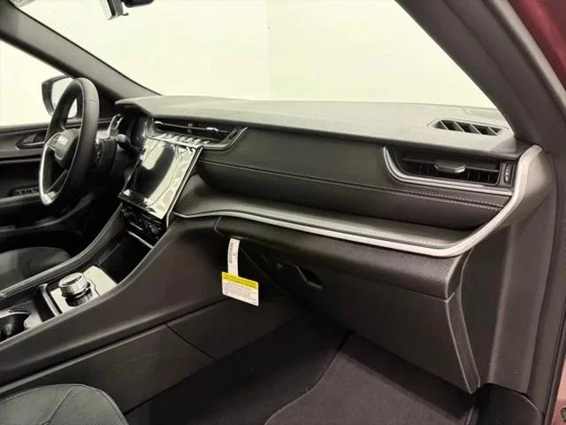 2026 Jeep Grand Cherokee Laredo - Photo 15