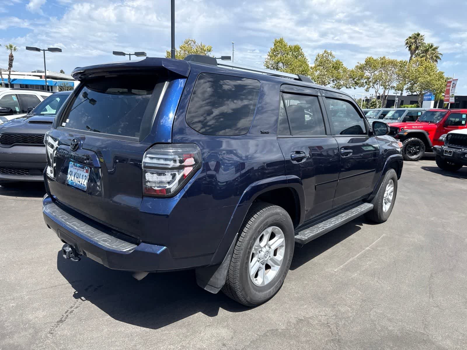 Used 2020 Nautical Blue Metallic Toyota SR5 image 16