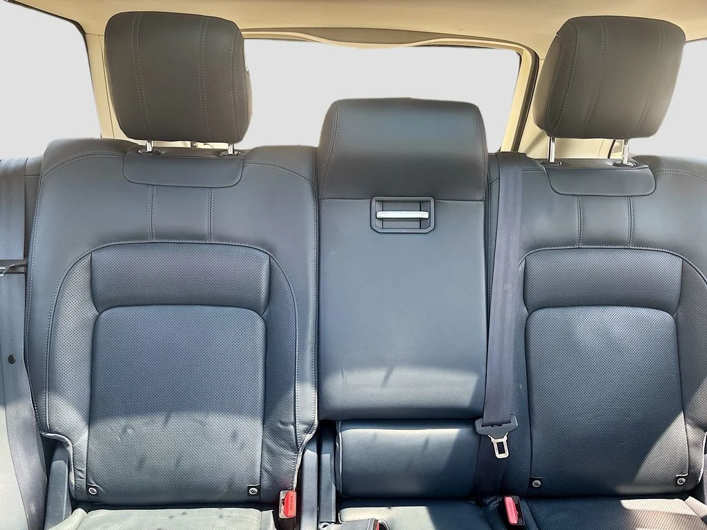 Used 2020 Fuji White Land Rover HSE image 25