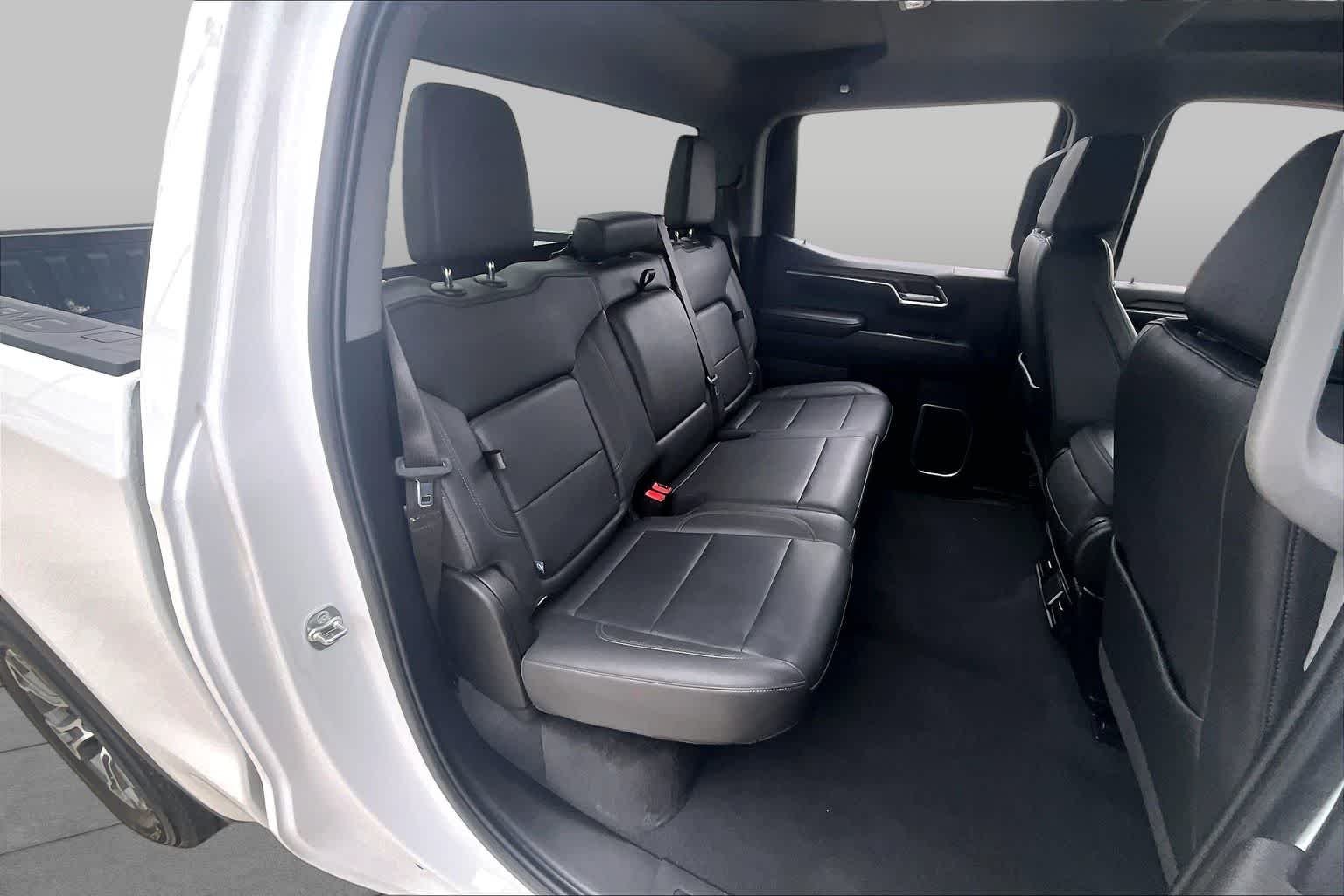 Used 2023 Sterling Metallic GMC AT4X image 20