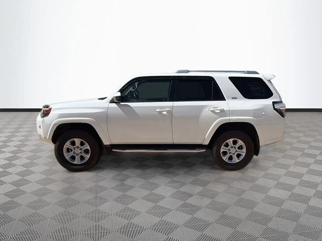 Used 2017 White Toyota SR5 image 4