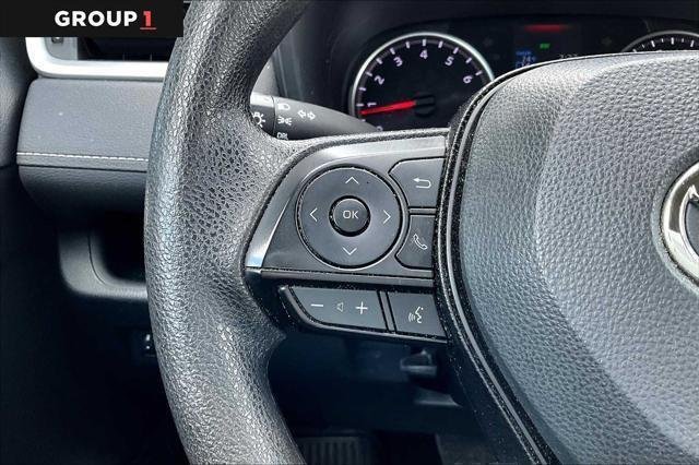 2022 Toyota RAV4 LE - Photo 24