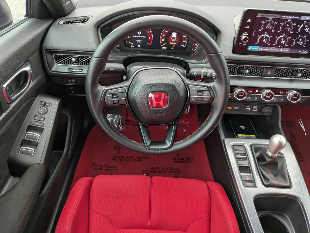Used 2025  Honda  image 13