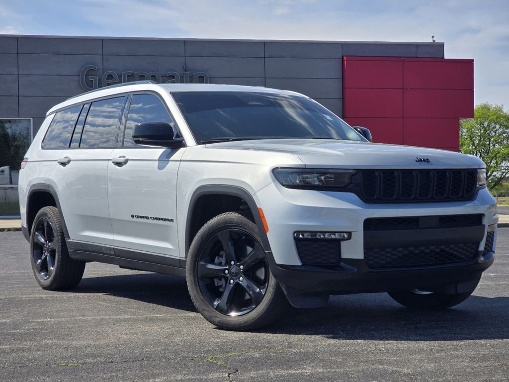 Used 2024 Silver Jeep Limited image 2