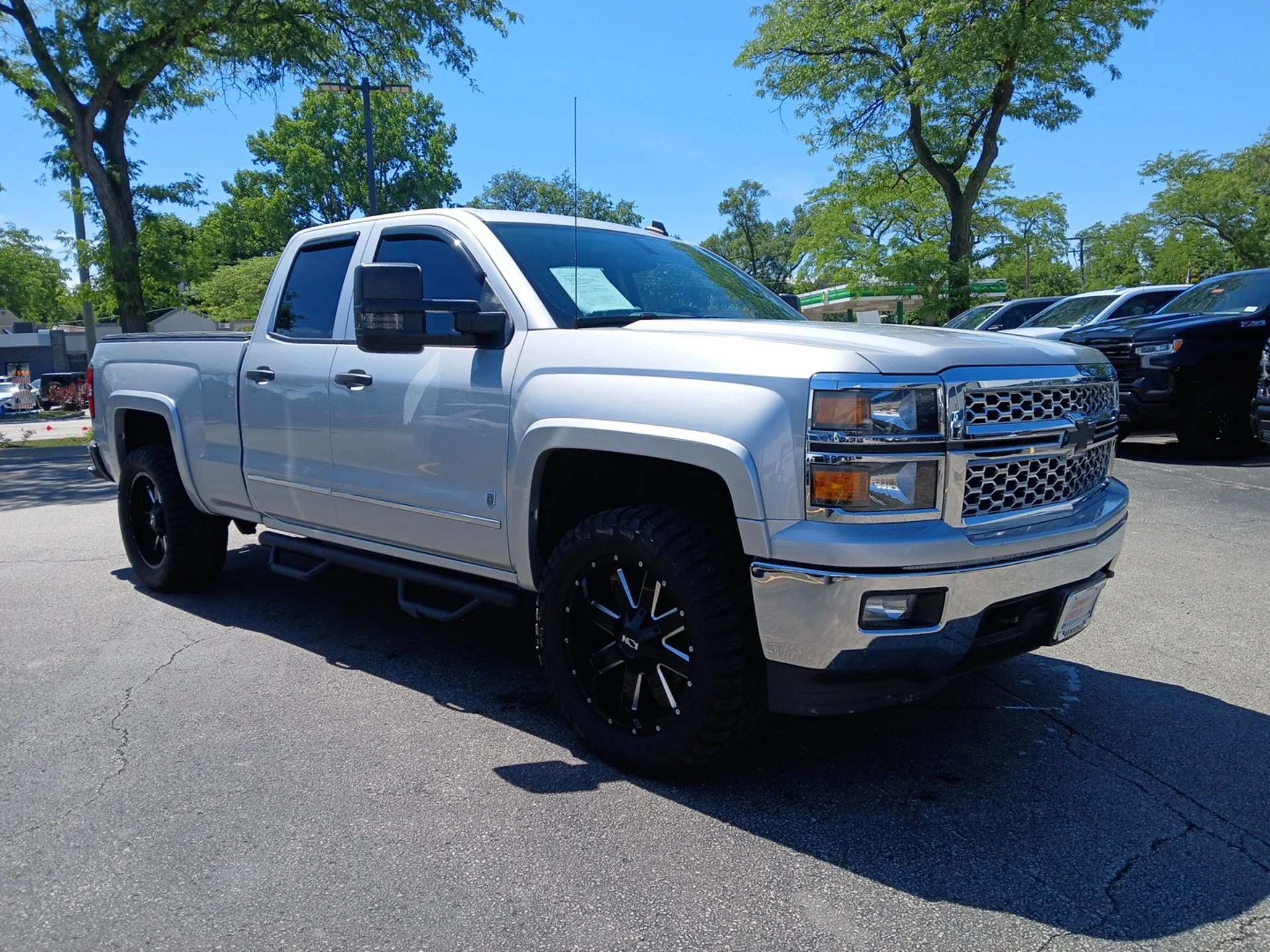 Used 2014 Silver Ice Metallic Chevrolet LT image 2