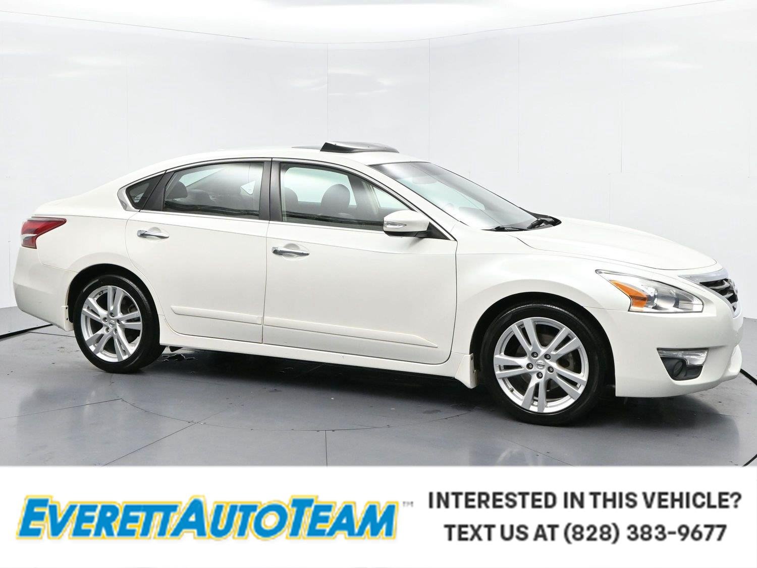 Used 2013 Pearl White Nissan 3.5 SL image 1