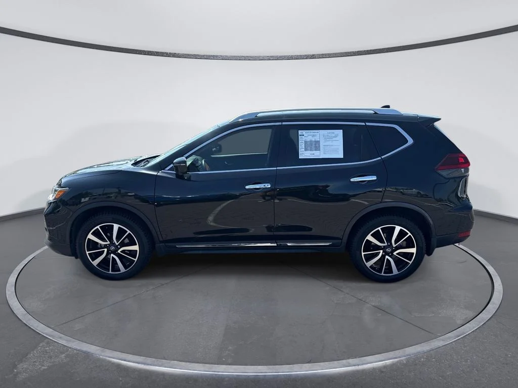 Used 2018 Black Nissan SL image 4