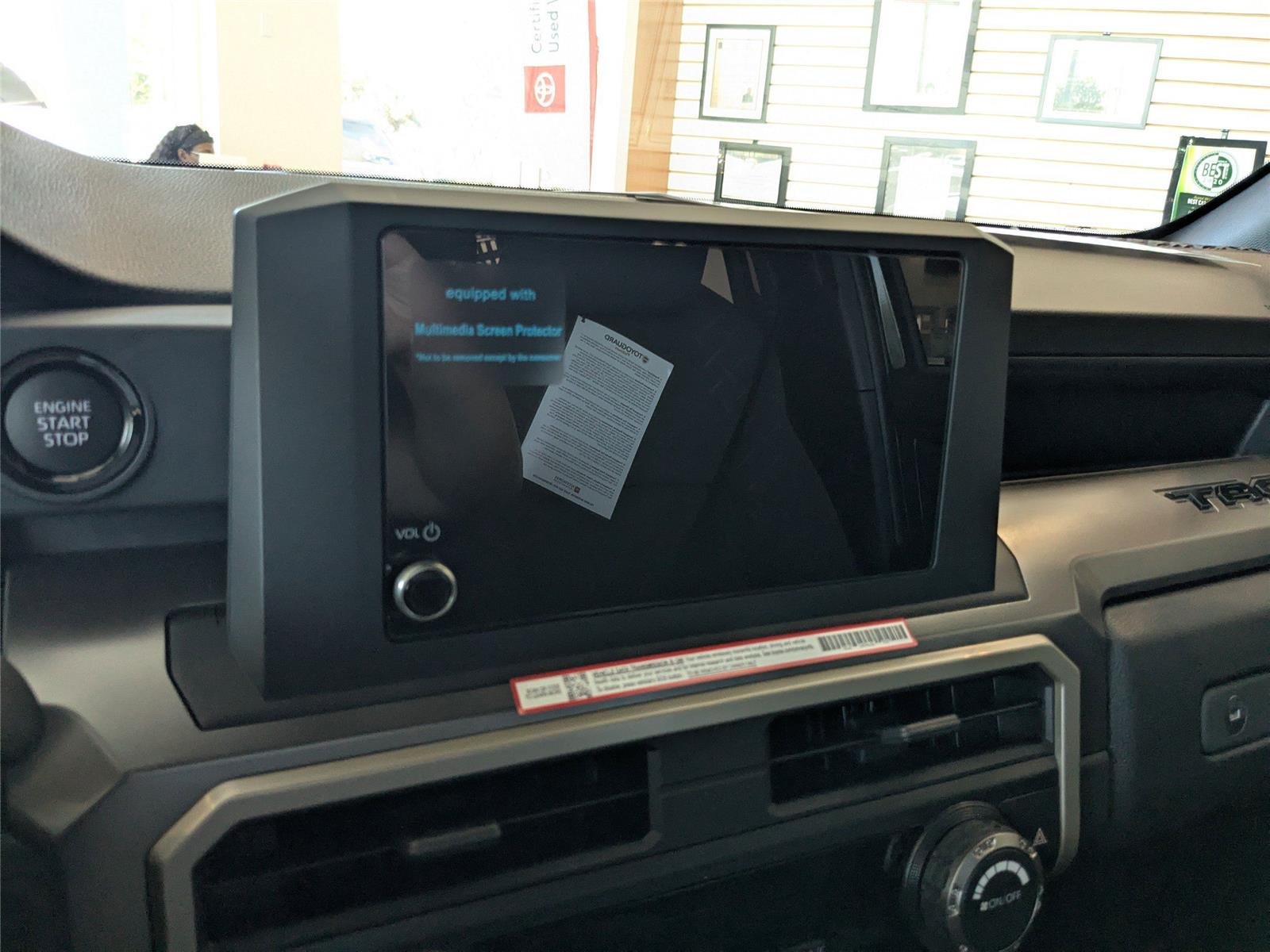 2025 Toyota Tacoma SR5 - Photo 15