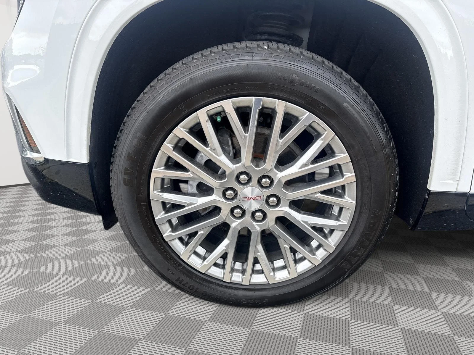 Used 2024 Summit White GMC Denali image 16