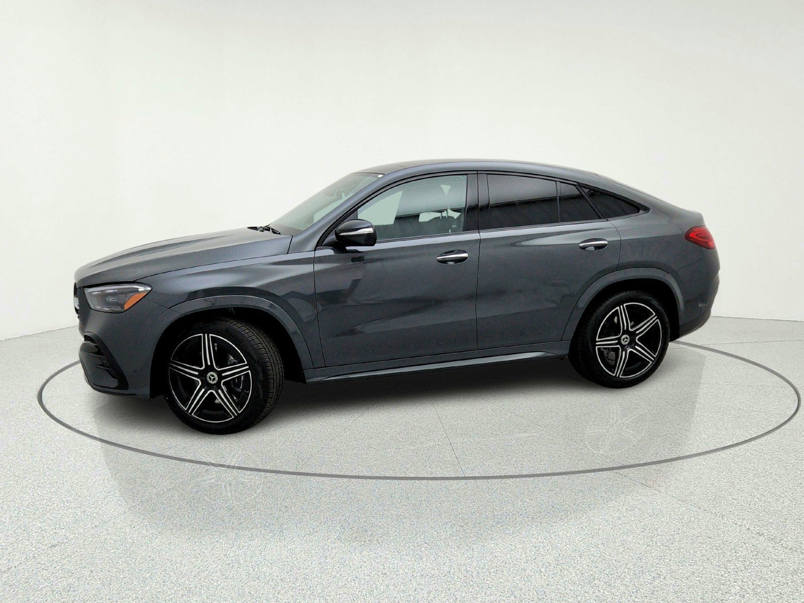 New 2026 MANUFAKTUR Silicon Grey Mercedes-Benz GLE 450 4MATIC® Coupe image 36