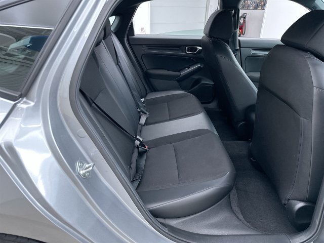 2025 Honda Civic Hatchback Sport - Photo 17