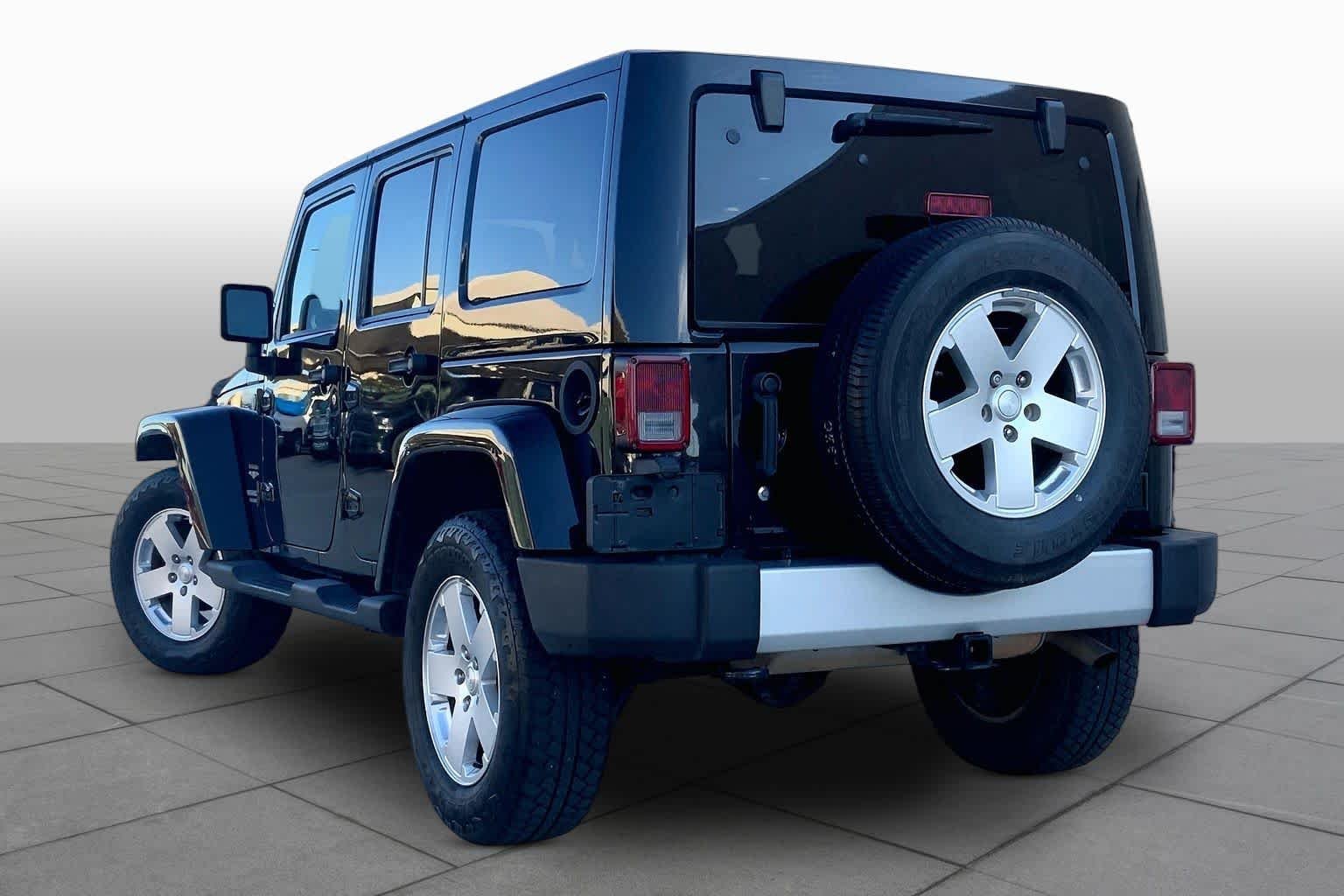 Used 2012 Black Jeep Sahara image 11