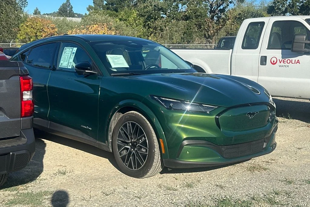Used 2025 Green Metallic Ford Premium image 2