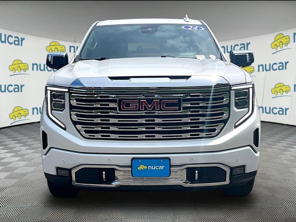 Used 2024 White GMC Denali image 2