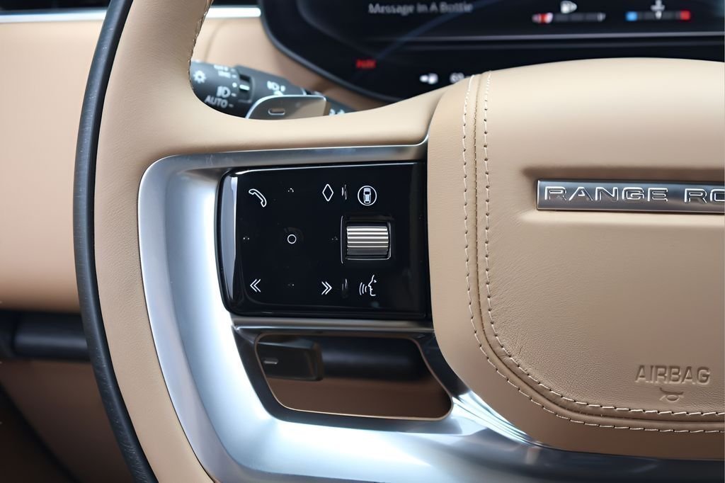 New 2026 Belgravia Green LAND ROVER SE image 19
