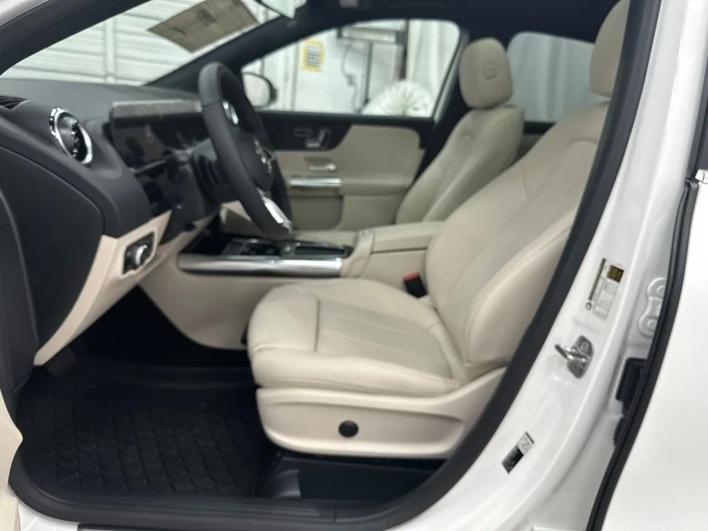 New 2026 White Mercedes-Benz GLA 250 image 19