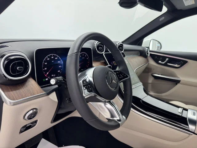 Certified Used 2026 Polar White Mercedes-Benz GLC 300 image 37