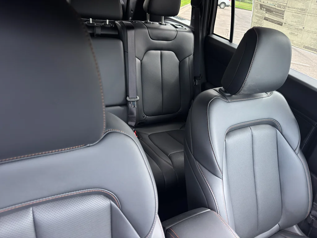 New 2026 Diamond Black Crystal Pearlcoat Jeep Limited image 13