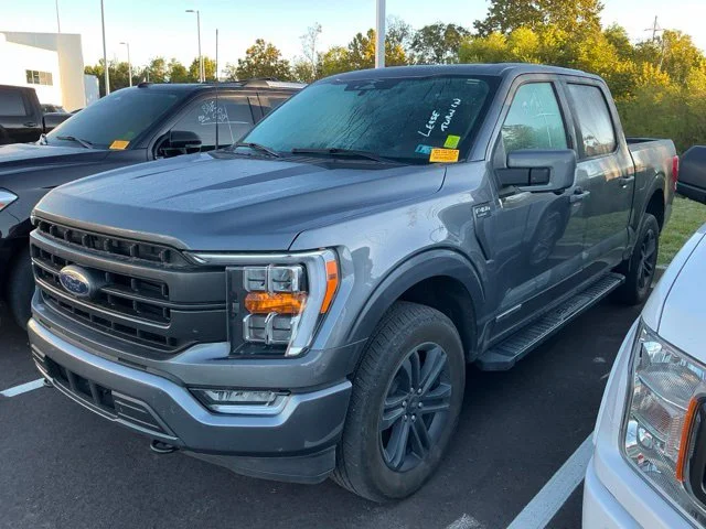 Used 2023 Gray Metallic Ford Lariat image 3