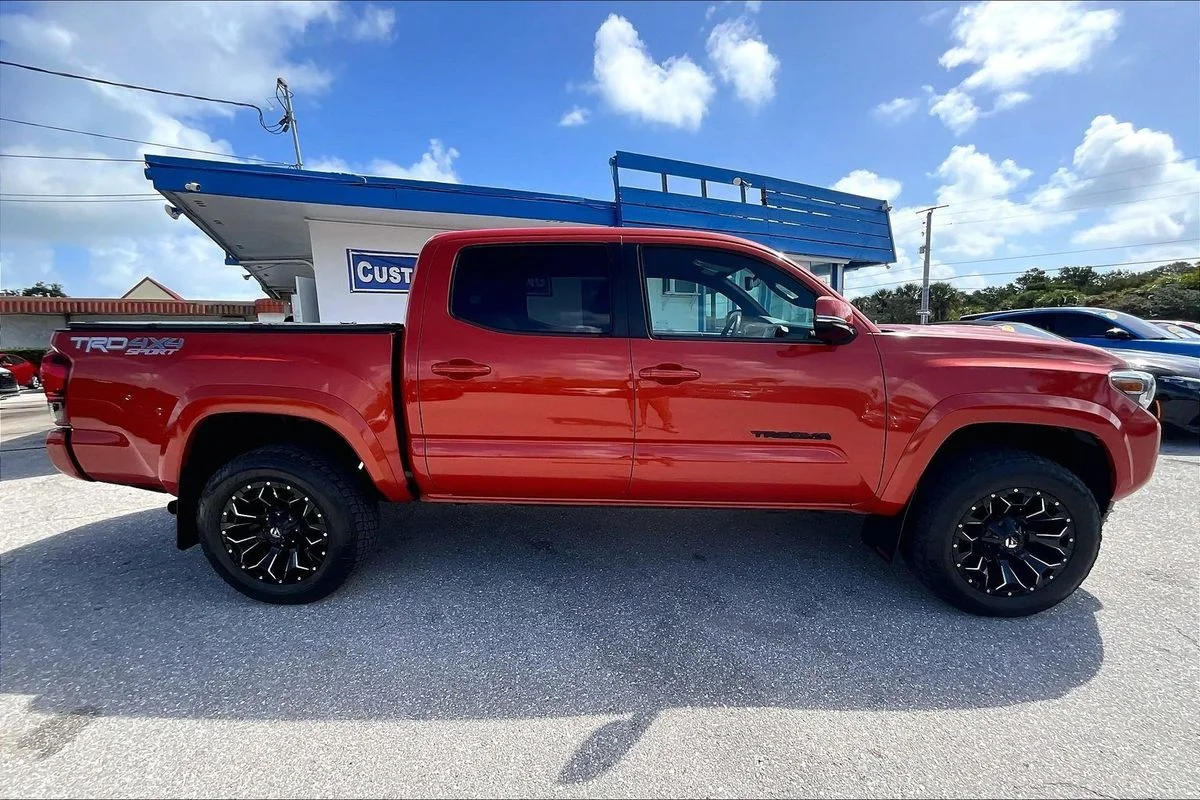 Used 2018  Toyota TRD Sport image 32