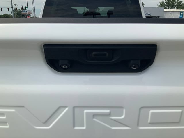 Used 2024 Summit White Chevrolet LT image 6