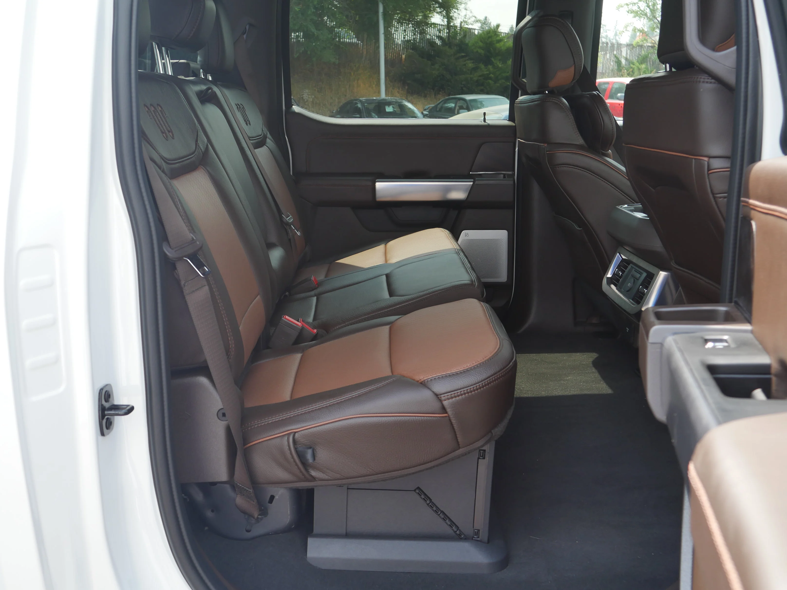 New 2026 STAR WHITE Ford King Ranch image 35