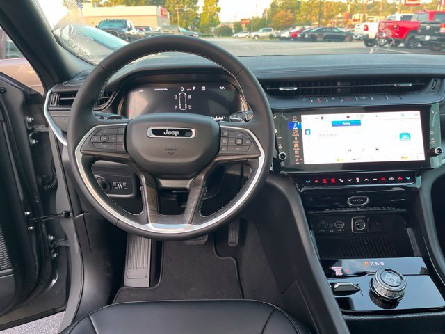 Used 2027 Gray Jeep Limited image 20