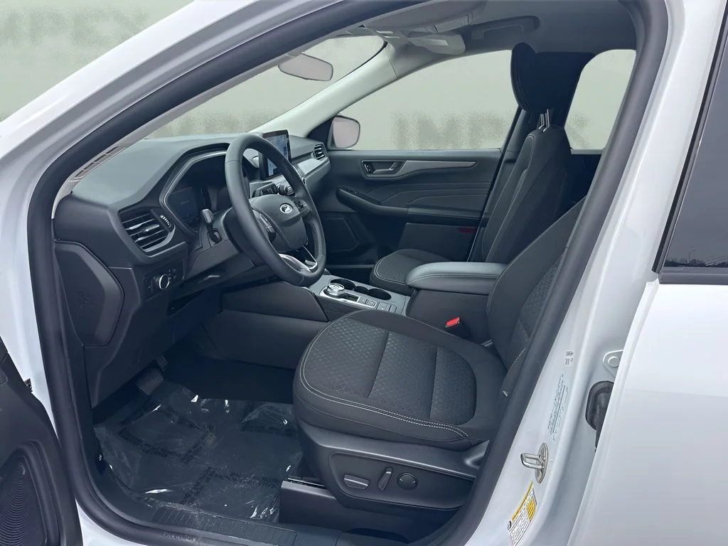 Used 2024 White Ford Active image 9