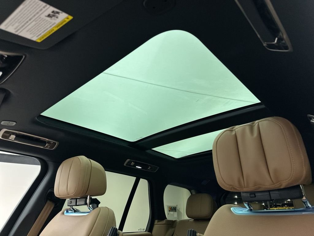 New 2026 Fuji White Land Rover SE image 11