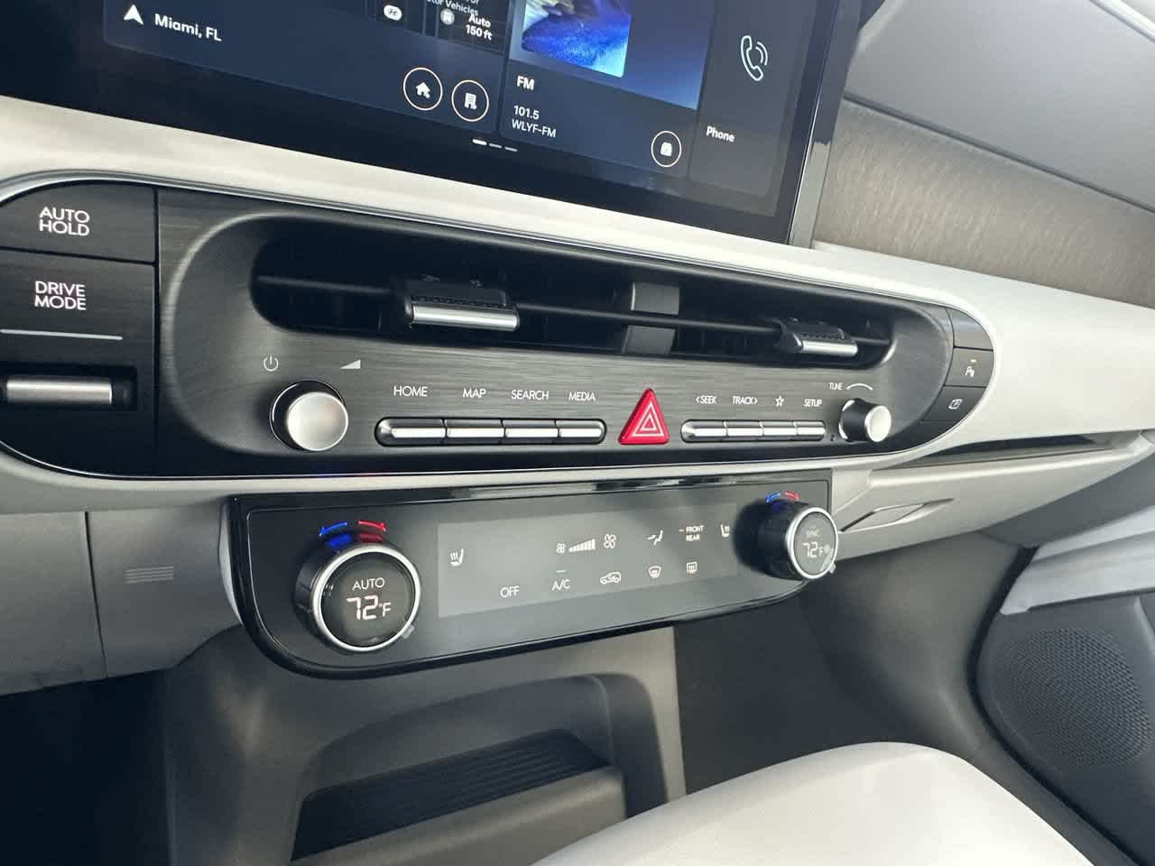 New 2027 Gray Hyundai SEL FWD image 20