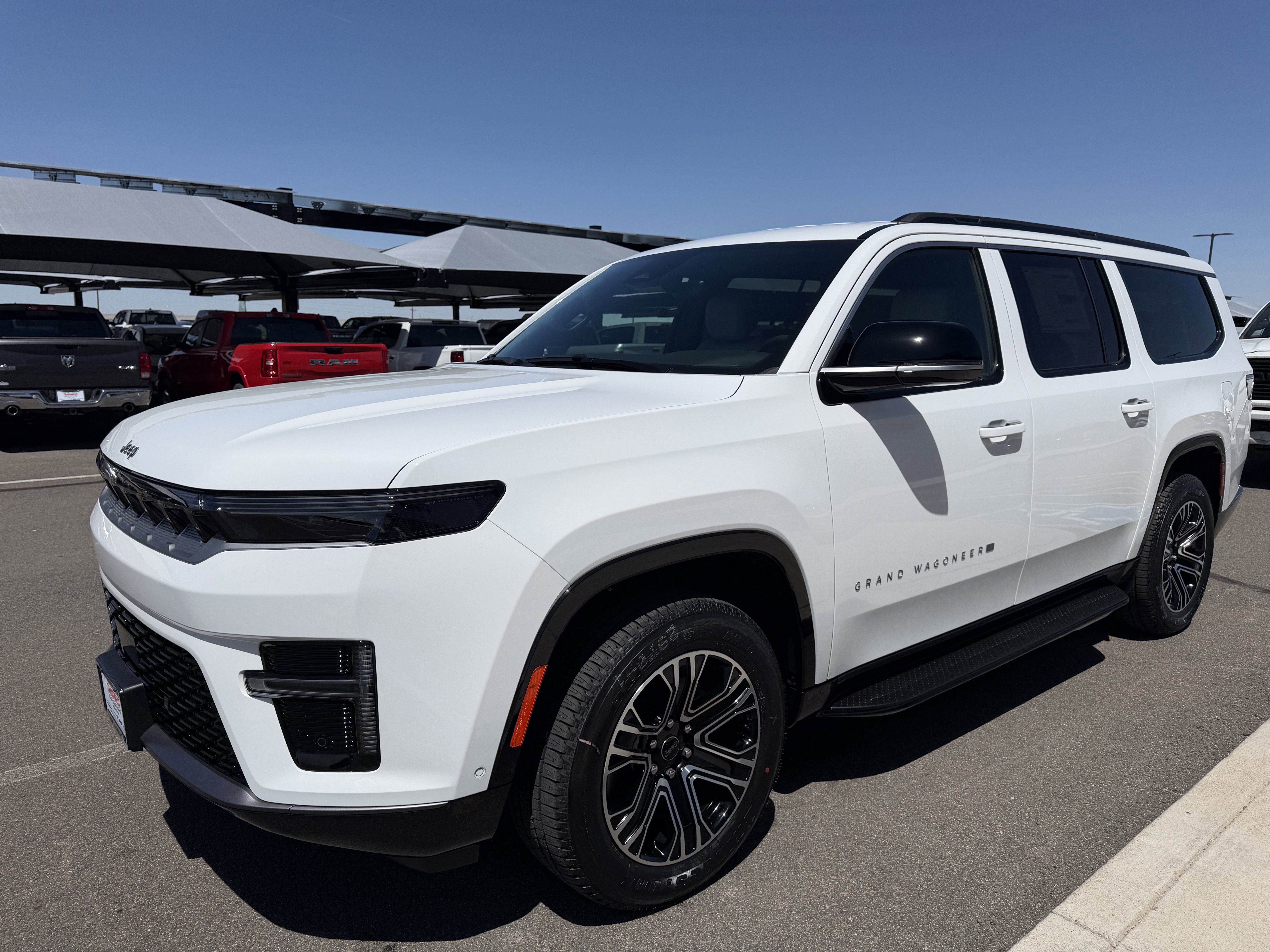 New 2026 Bright White Clear-Coat Exterior Paint Jeep  image 4