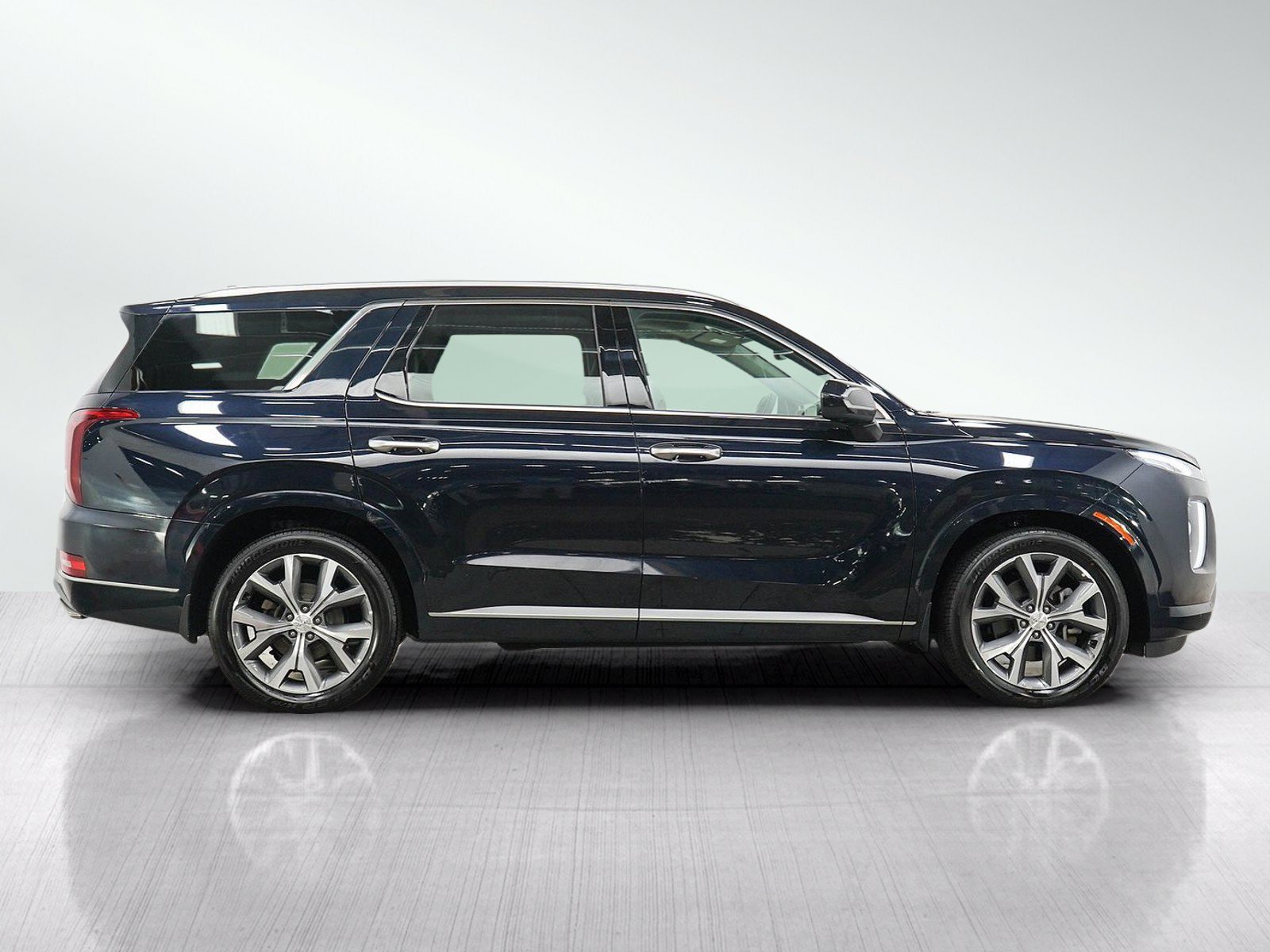 Certified Used 2022 Moonlight Cloud Hyundai Limited AWD image 7