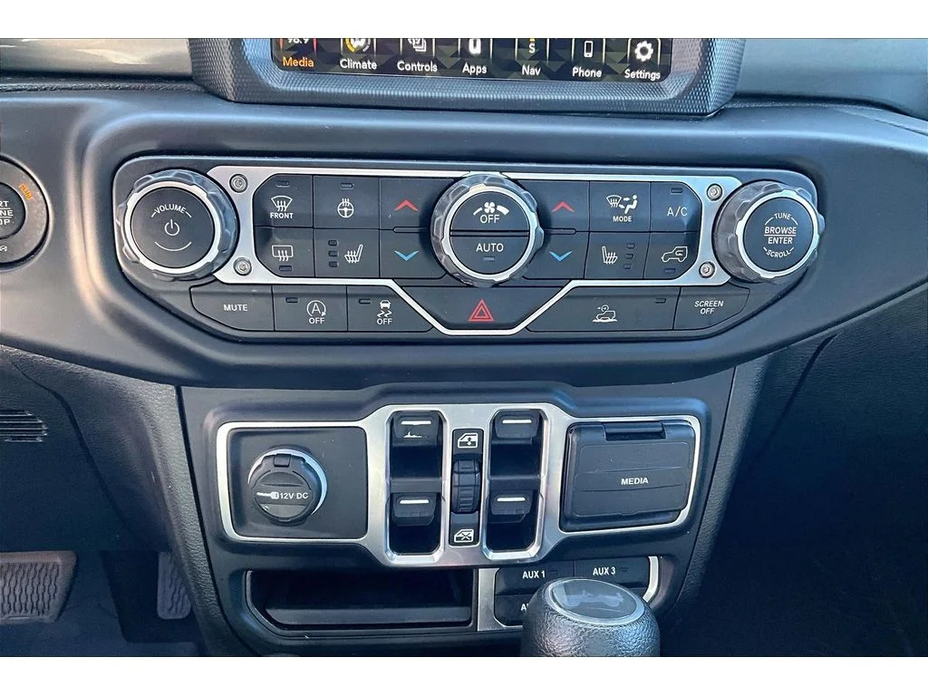 Used 2023 Grey Jeep Sahara image 30