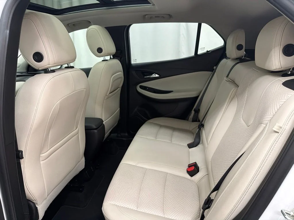 Used 2020 White Buick Essence image 23