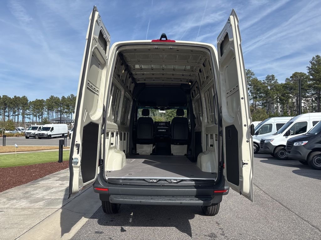 New 2026  Mercedes-Benz Cargo 144 WB w/Method Wheels image 11