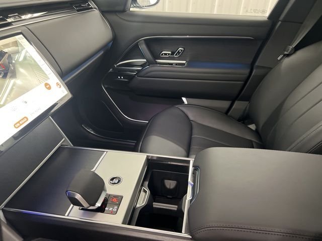Certified Used 2025 Fuji White Land Rover SE image 32