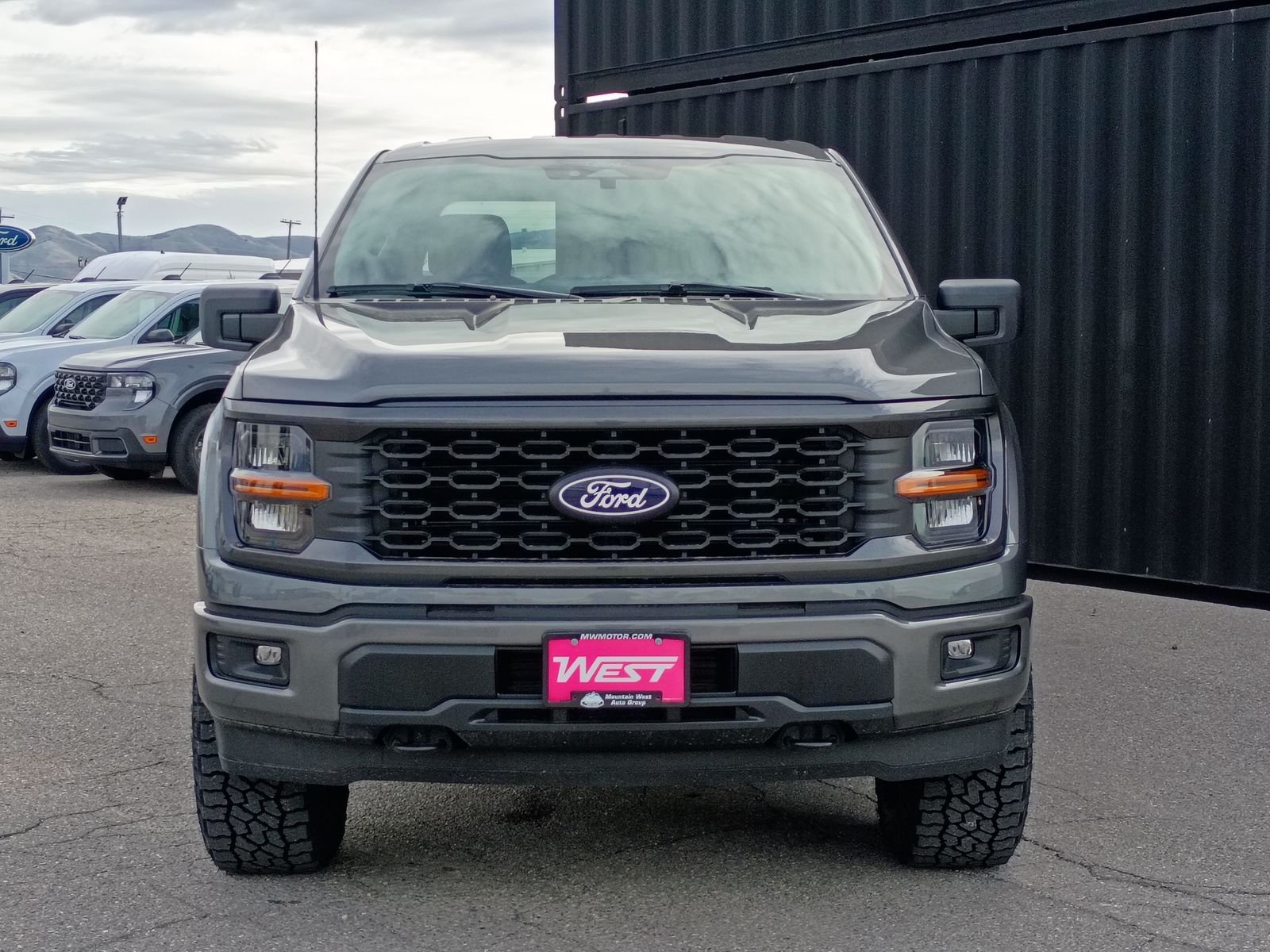 View vehicle photo 2