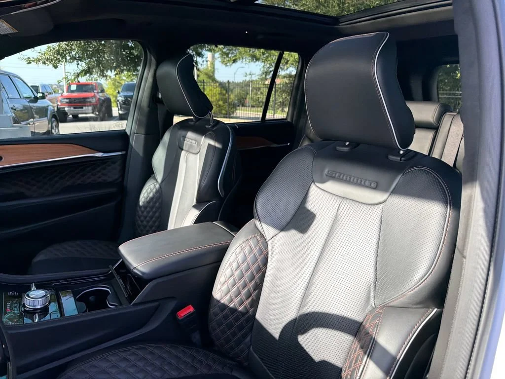Used 2023 Bright White Clea Jeep Summit Reserve image 19