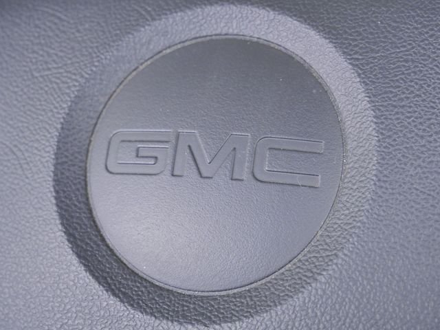 Used 2006 White GMC SLT image 25