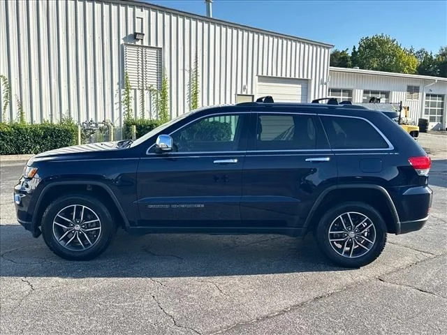 Used 2017 Blue Jeep Limited image 7