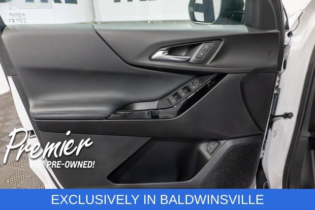 Used 2027 White Chevrolet LT image 12