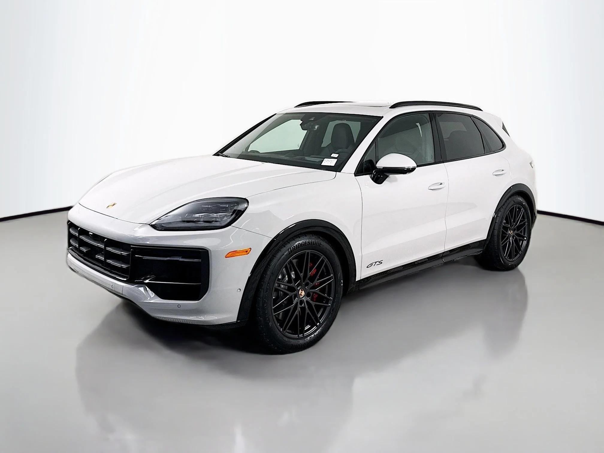 2026 Porsche Cayenne GTS's photo