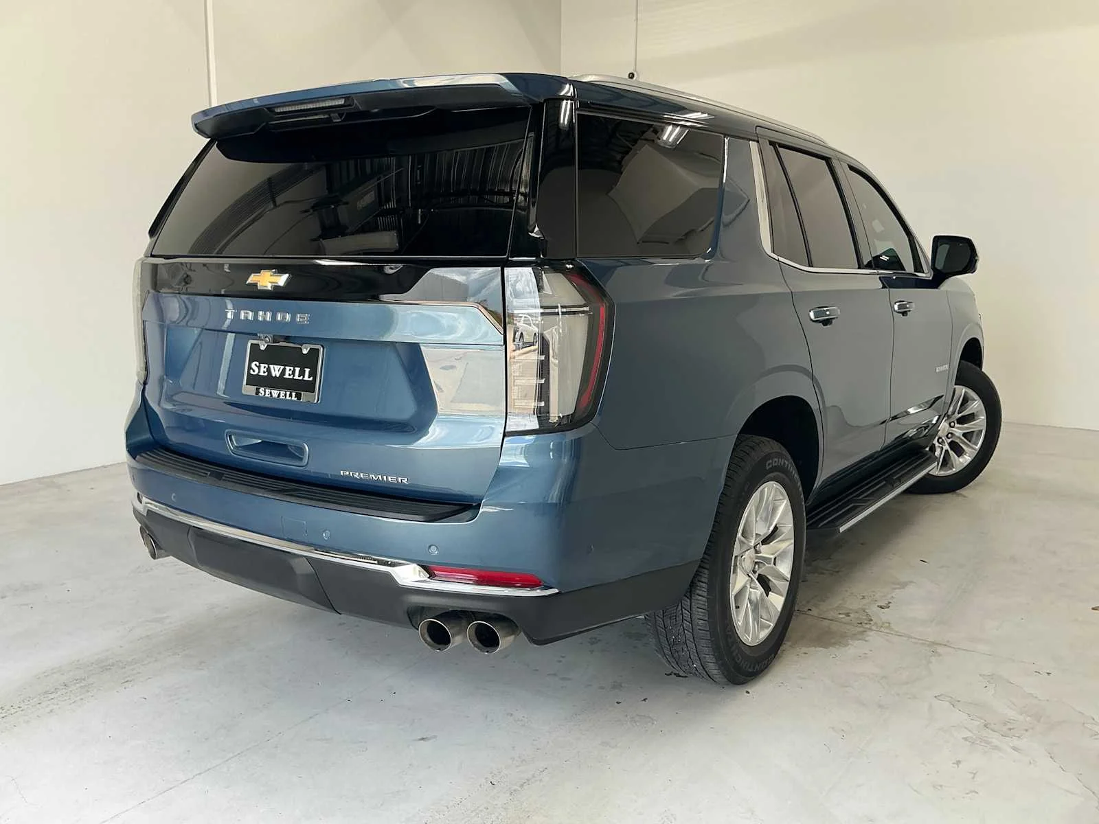 Used 2025 Lakeshore Blue Metallic Chevrolet Premier image 8