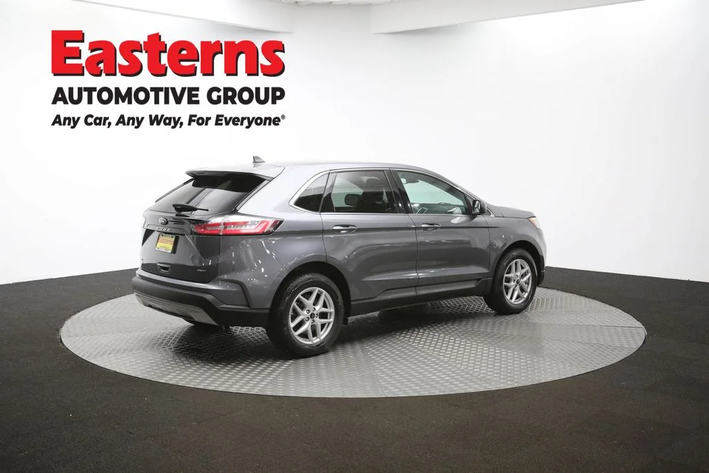 Used 2024 Gray Ford SEL image 39
