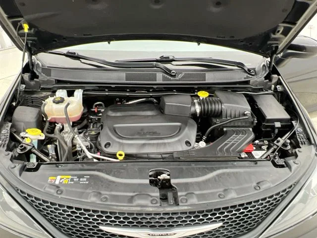 Used 2023 Black Chrysler LX image 36