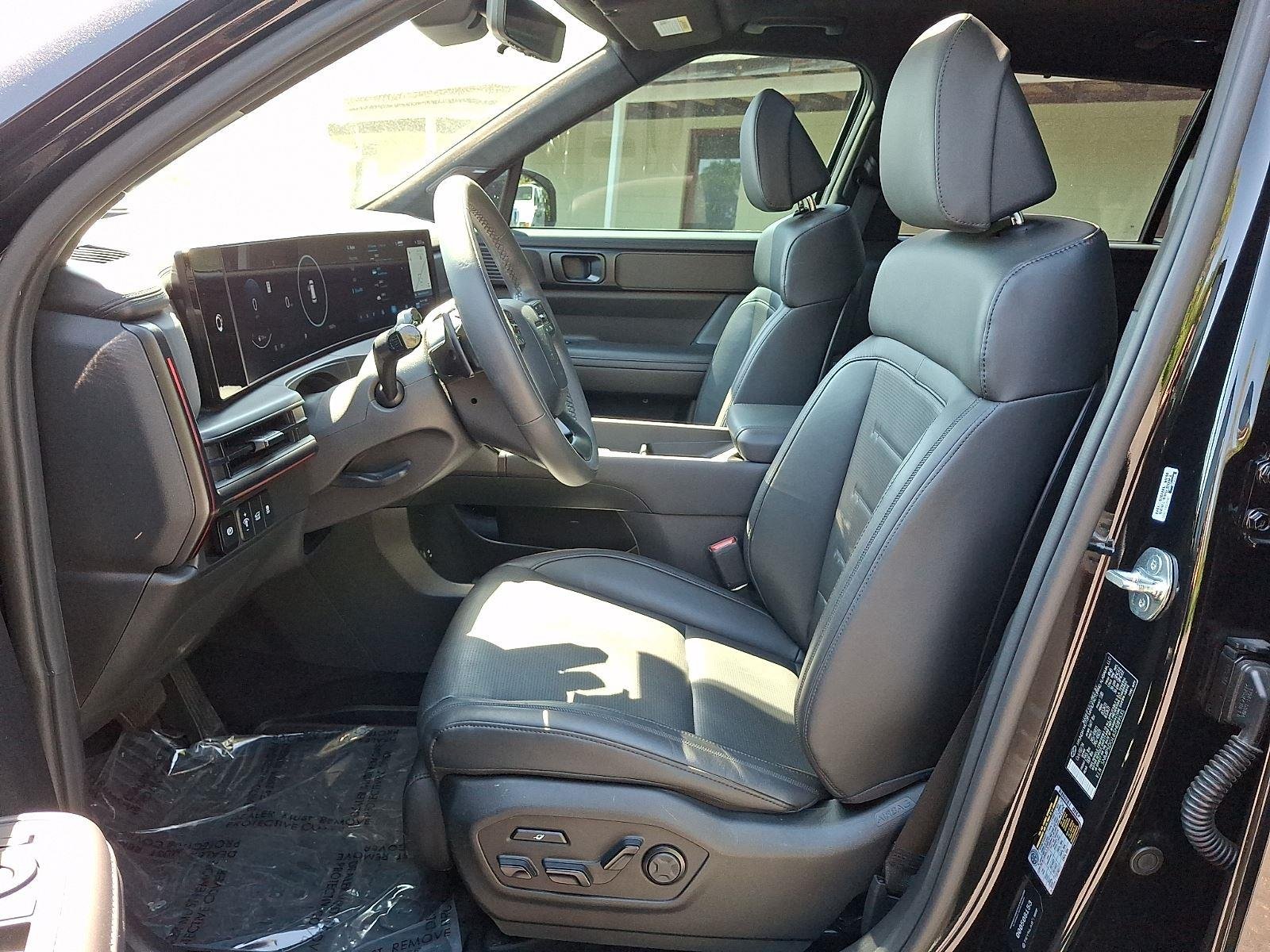 Used 2025 Phantom Black Hyundai Calligraphy image 17