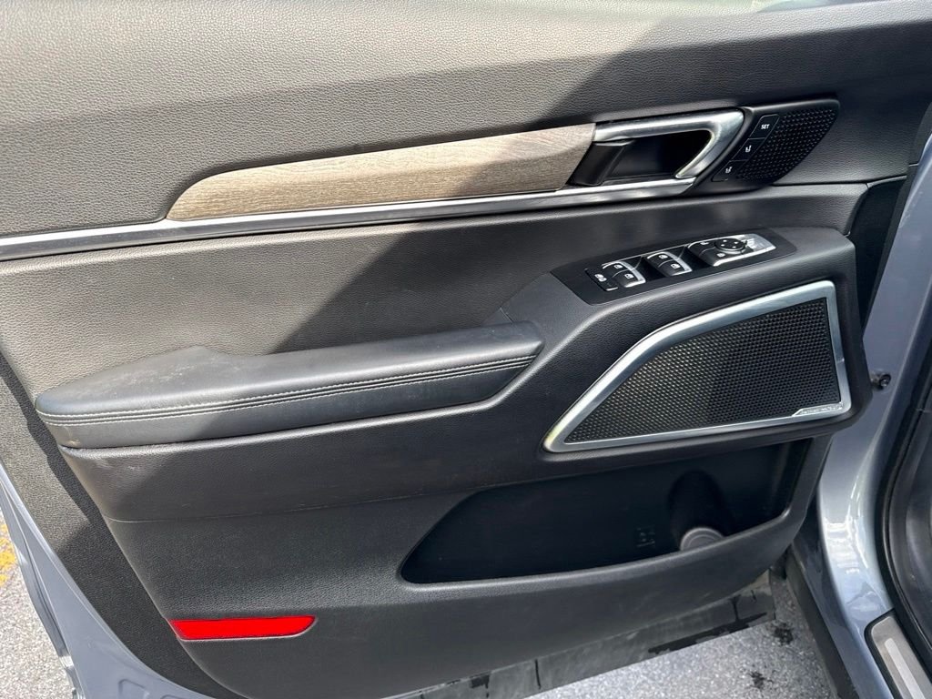 Used 2021 Silver Kia SX image 23